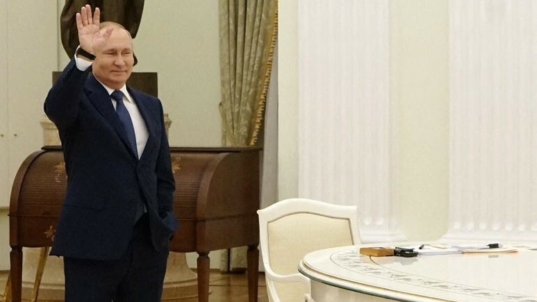 Fotky: Putin a všechny jeho stoly. Ten obrovský Kreml objednal už za Jelcina